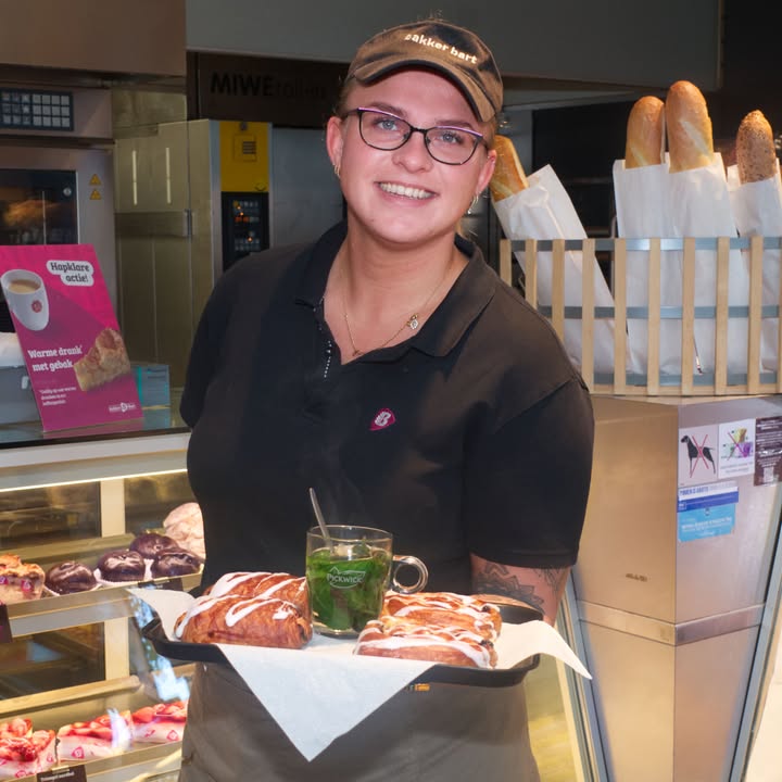 Zin in een kleine pauze tussen het winkelen door? Ga dan naar Bakker Bart Colmschate.
